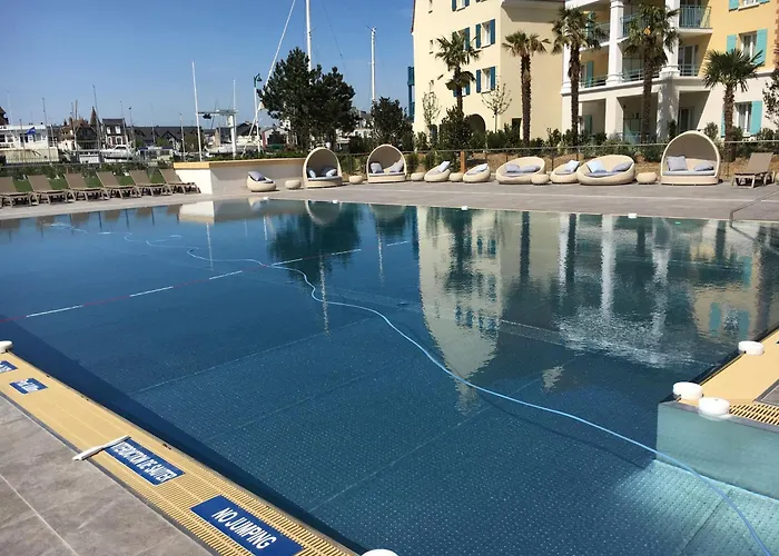 ヴィラ 11 Cyrille Et *